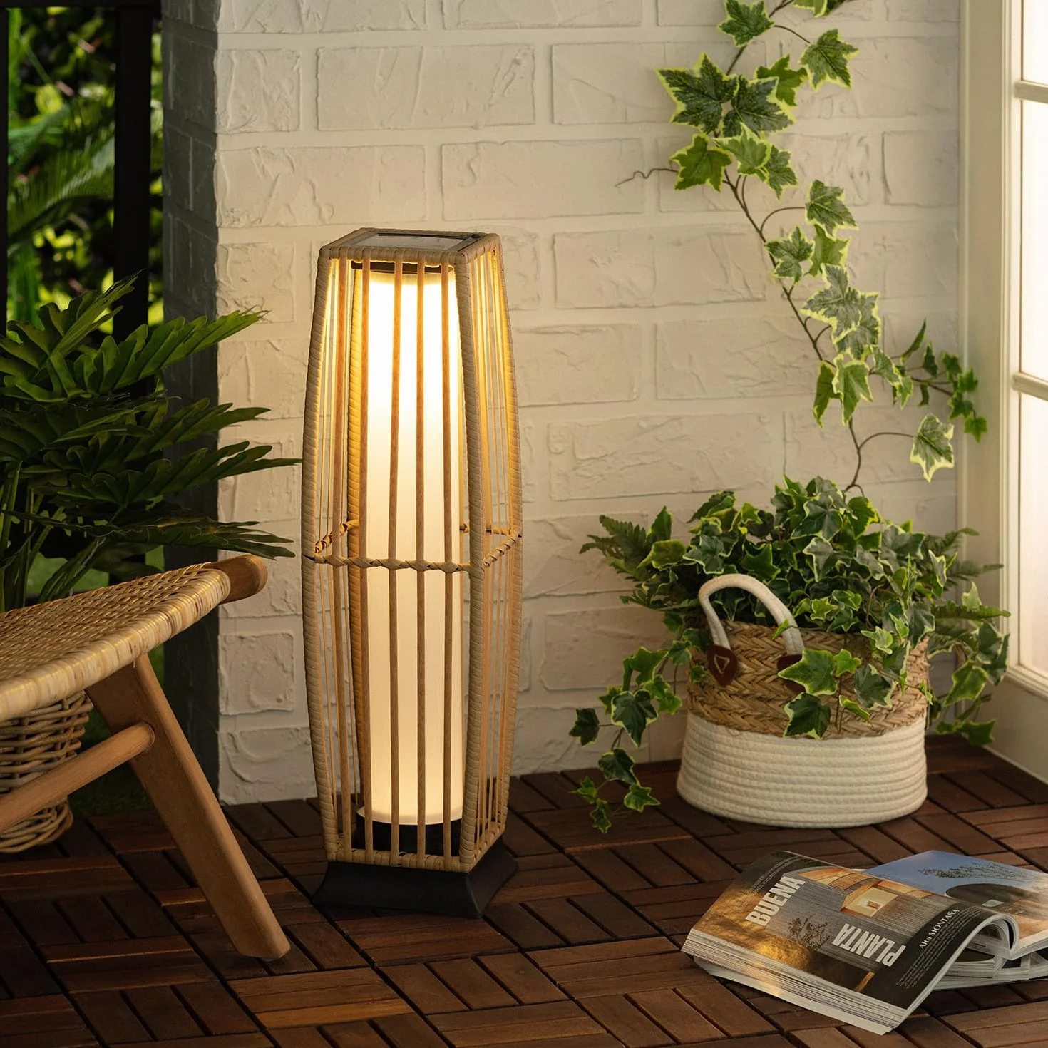 LEDKIA LIGHTING Lámpara de Pie Exterior LED Solar Arley IP44 Ratán PE 1W
