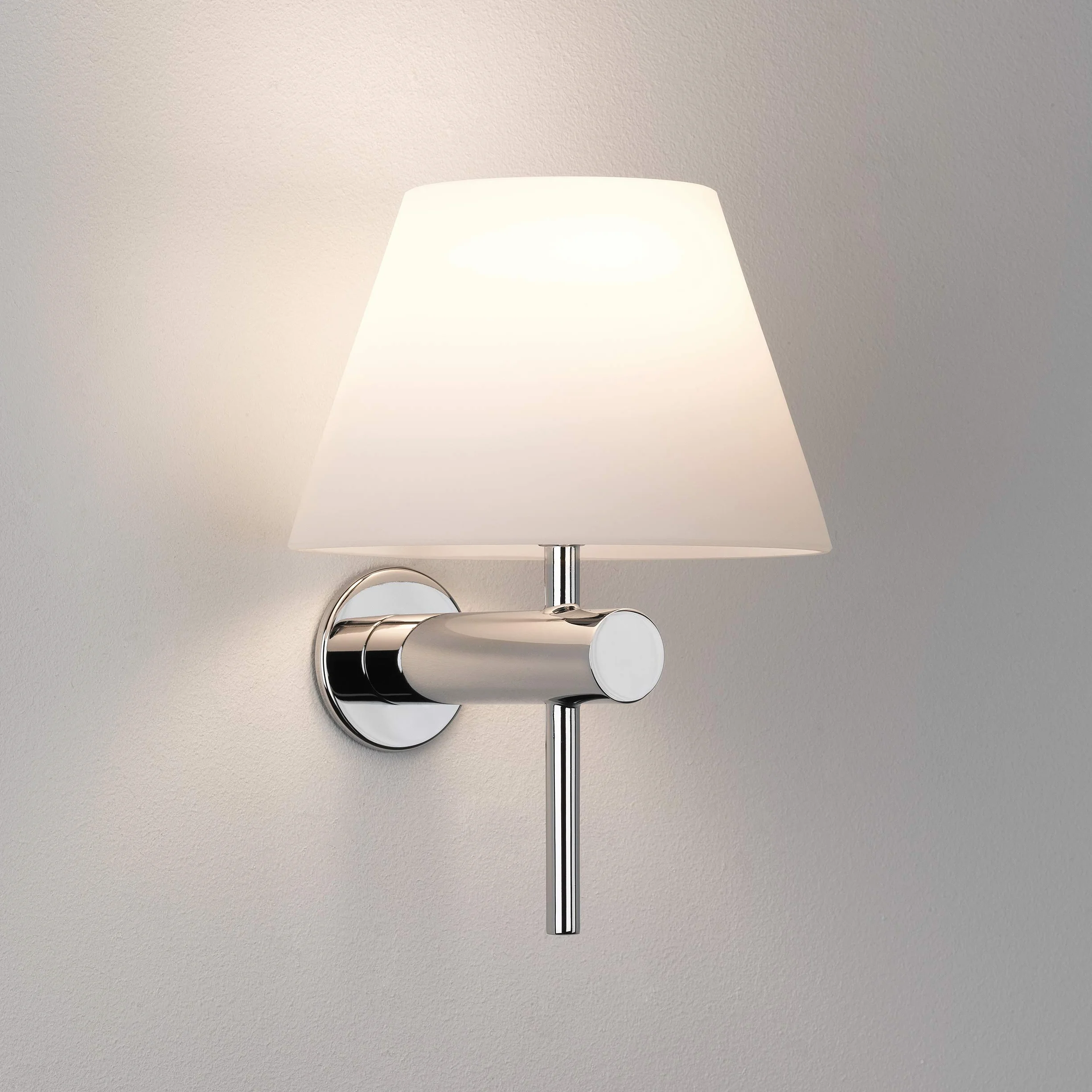 Astro Roma, lámpara de pared para baño en cromo pulido - Diseñado en Gran Bretaña - Regulable IP44 Clasificación G9-1050001