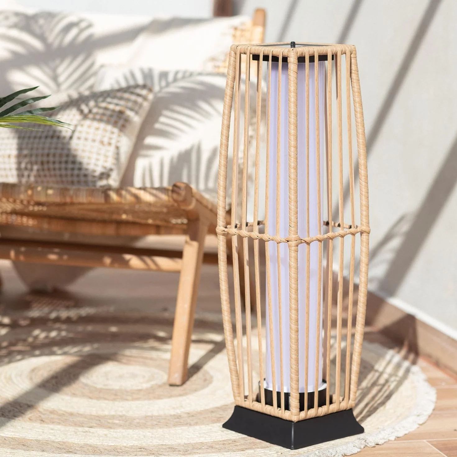 LEDKIA LIGHTING Lámpara de Pie Exterior LED Solar Arley IP44 Ratán PE 1W
