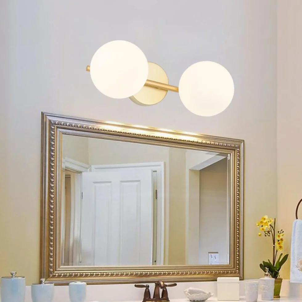 Aplique de baño dorado lámpara de tocador moderna pantalla cristal opalino dos cabezas