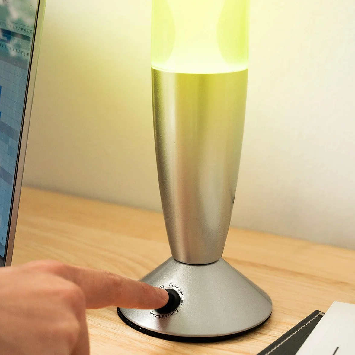 InnovaGoods® Lampara de Lava 25 W, Lámpara de Lava Relajante, 7 colores LED RGB, 3 LED RGB 1,5 W
